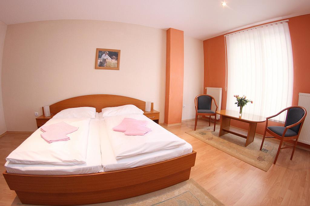 Milotin Hotell Zuberec Rum bild